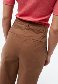 Givn Berlin Bundfaltenhose GBLIZZY aus Bio-Baumwoll Twill Trousers Pecan Brown