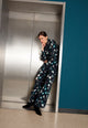 Givn Berlin Hose GBMARLA aus Cupro (Bemberg™) mit weitem Bein Trousers Black / Dark Teal (Flowers)