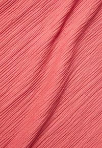 Givn Berlin Kleid GBANGELA aus gesmocktem Bio-Baumwoll Jersey Dress Sunset Coral (Rib)