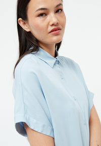 Givn Berlin Kurzarmbluse GBSARAH aus LENZING™ ECOVERO™ Blouse Ice Water Blue