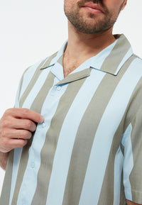 Givn Berlin Kurzarmhemd GBBARIK aus LENZING™ ECOVERO™ Buttoned Shirt Ice Water Blue / Faded Olive (Stripes)