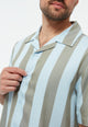 Givn Berlin Kurzarmhemd GBBARIK aus LENZING™ ECOVERO™ Buttoned Shirt Ice Water Blue / Faded Olive (Stripes)