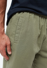 Givn Berlin Shorts GBPASCAL aus Bio-Baumwoll Seersucker Shorts Faded Olive (Structure)