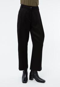 Givn Berlin Stoffhose GBMAIVE aus TENCEL™ mit einseitiger Liegefalte Trousers Black