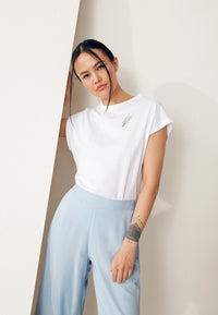 Givn Berlin T-Shirt GBLAILA (FLOWER) aus Bio-Baumwolle mit Stickerei T-Shirt White