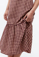 Givn Berlin Trägerkleid GBBRITNEY aus Bio-Baumwoll Seersucker Dress Light Apricot / Burgundy (Structure)