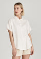 Givn Berlin Kurzarmbluse SARAH aus LENZING™ ECOVERO™ Blouse Clay / White (Flowers)